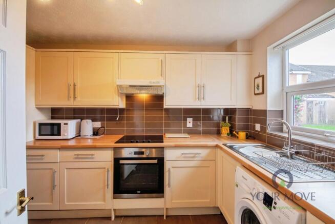 Winterburn Gardens, Whetstone, Leicester, Leicestershire, LE8 photo 4