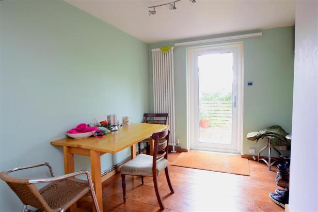 Kitchen/ Dining Room