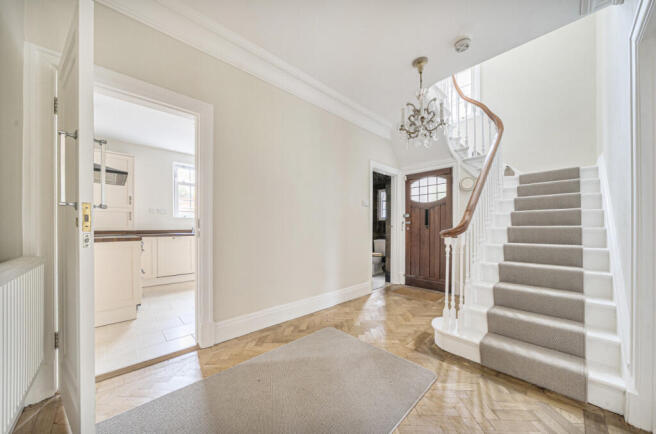 1360964-8-68de935...