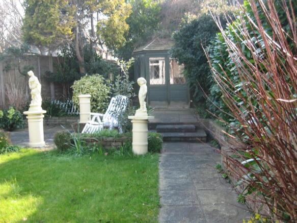 FRONT GARDEN