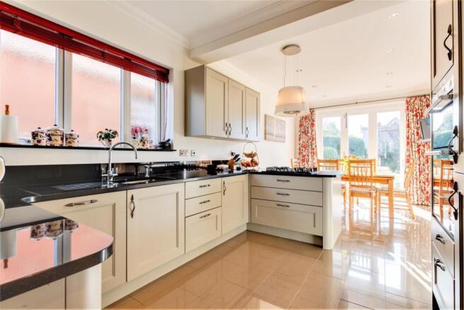 KITCHEN BREAKFAST ROOM