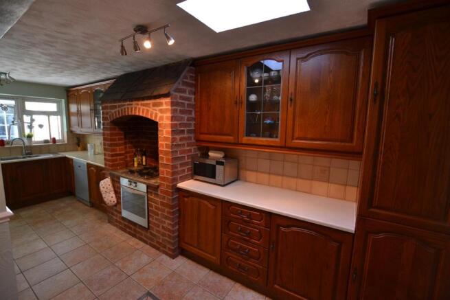 EXTENDED BREAKFAST KITCHEN