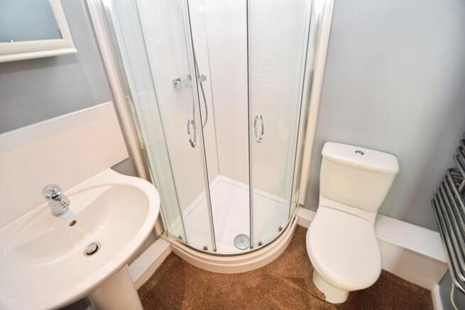 2 bed Ground Flat for sale Image 12