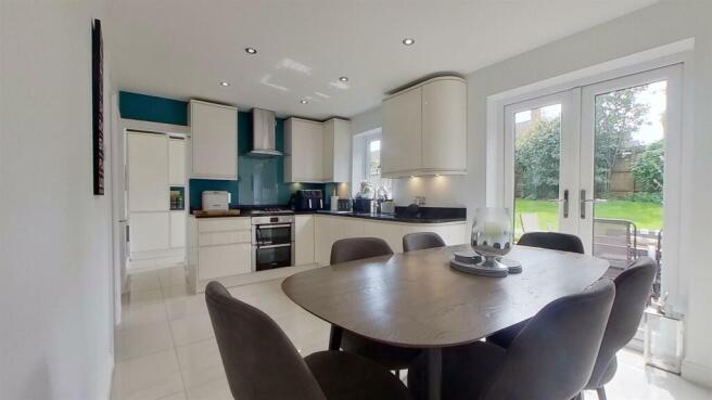 REFITTED KITCHEN/DINING ROOM