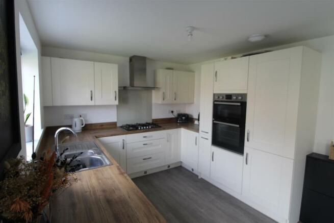 KITCHEN DINING ROOM