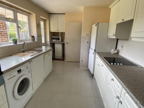 kitchen2.jpg