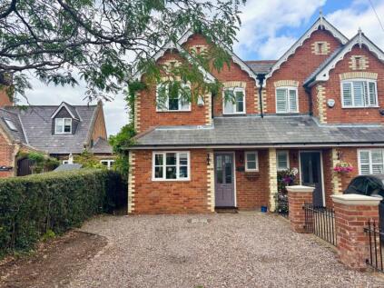 Green Road, Thorpe, Egham, Surrey, TW20