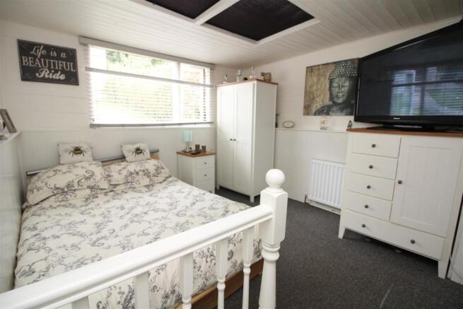 Bedroom 4.JPG