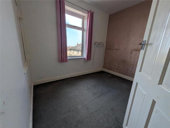 3 bed Terraced to rent Image 7