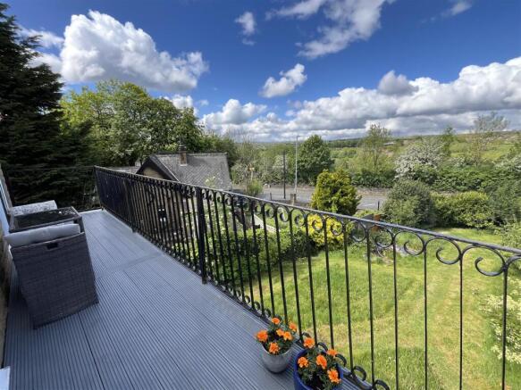 4 bed Detached for sale Image 4