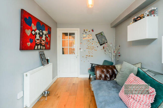 4 bed Detached for sale Image 11