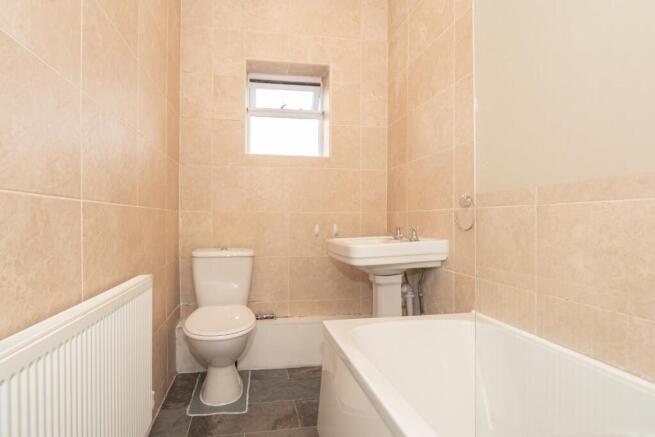 4 bed Terraced to rent Image 11
