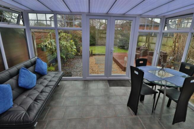 DINING ROOM/ CONSERVATORY