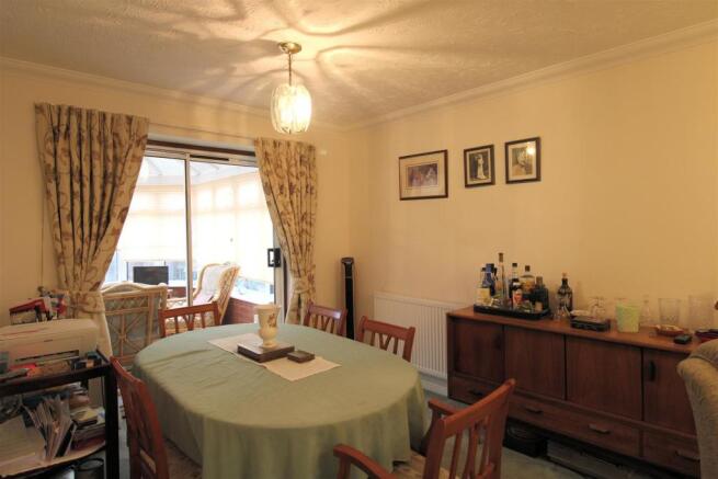 lounge-diner
