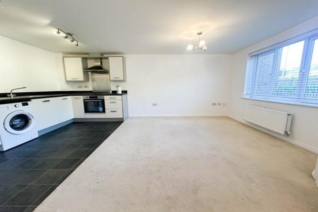 Open Plan Lounge/Kit