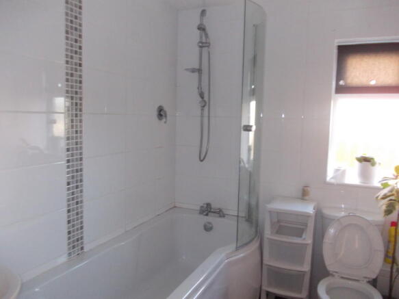 Family Bathroom S35 1US