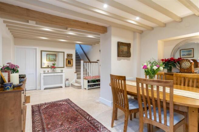 Entrance Hall/Dining Area
