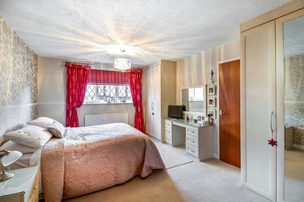 BEDROOM 1 FRONT