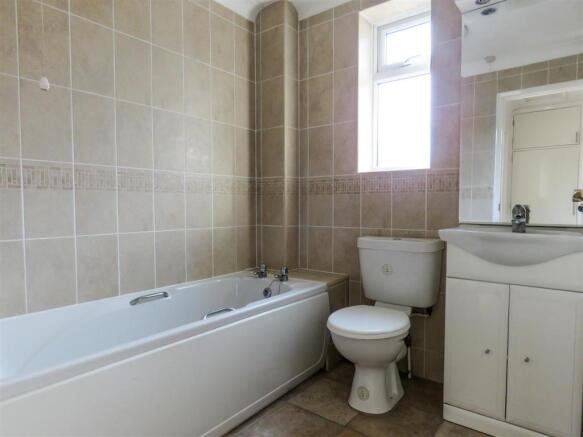 Bathroom.JPG