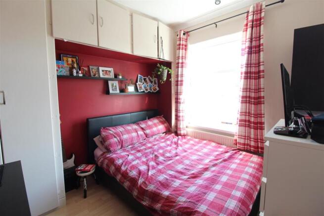 BEDROOM 2