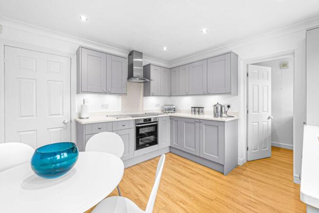 4 bed Detached for sale Image 5
