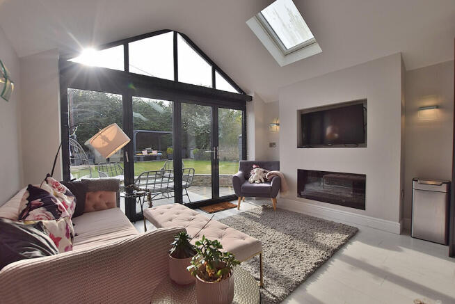4 bed Cottage for sale Image 6