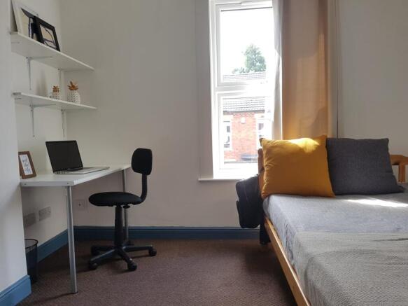 40 Vernon Street - Bed.jpeg