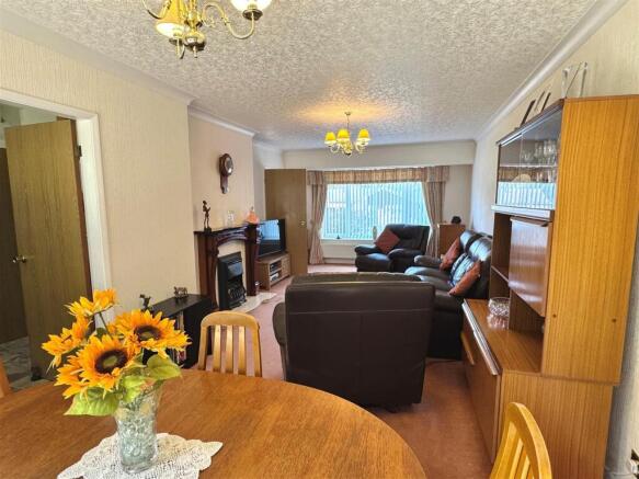4 bed Detached for sale Image 4