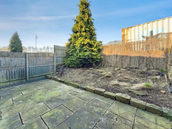 2 bed End of Terrace to rent Image 4