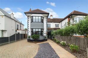 30, The Fairway, Leigh-on-sea SS9 4QL