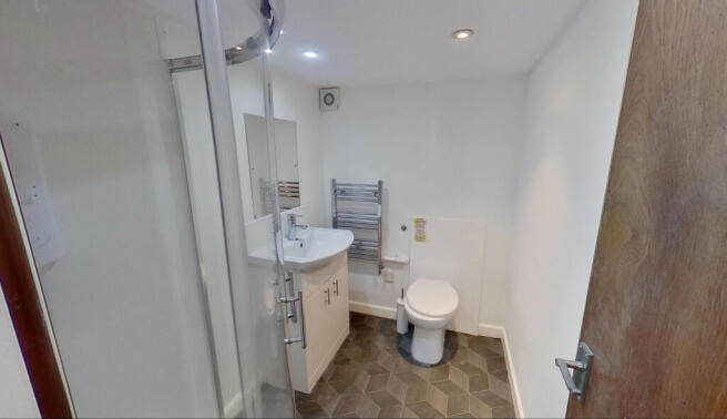 4 bed Terraced to rent Image 8