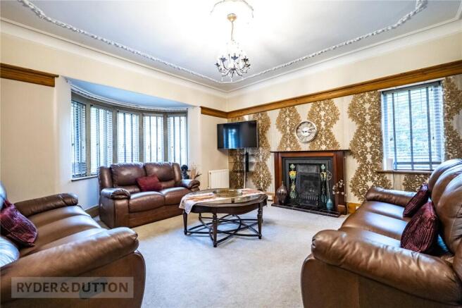 5 bed Bungalow for sale Image 11