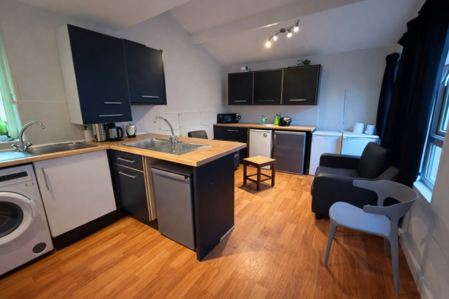 32. Park Village, 200 Norfolk Park Road, Sheffield, South Yorkshire S2 2UA photo 4