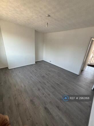 2 bed Flat to rent Image 7