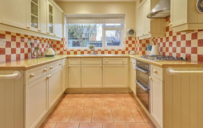 Fitted kitchen to rear