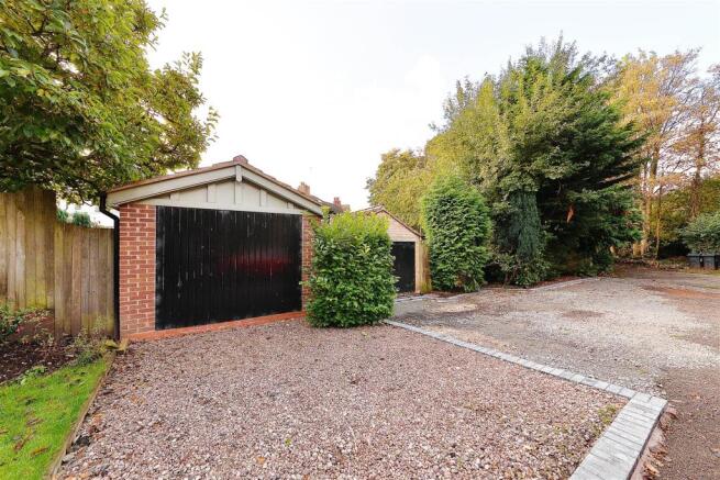 GARDEN GARAGE.jpg