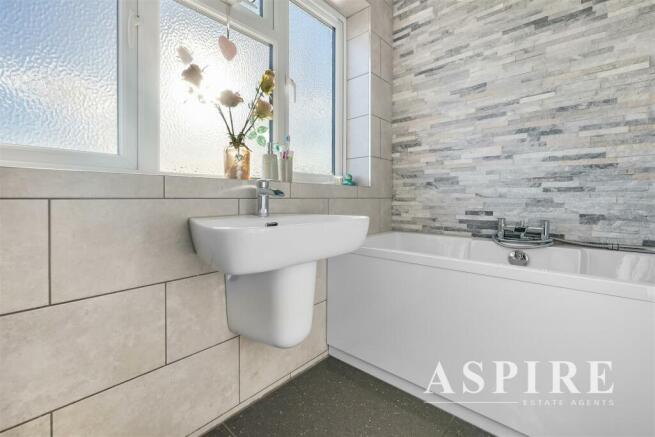 Aspire Estate Agents ss89.jpg