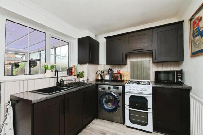 2 bed Terraced for sale Image 6