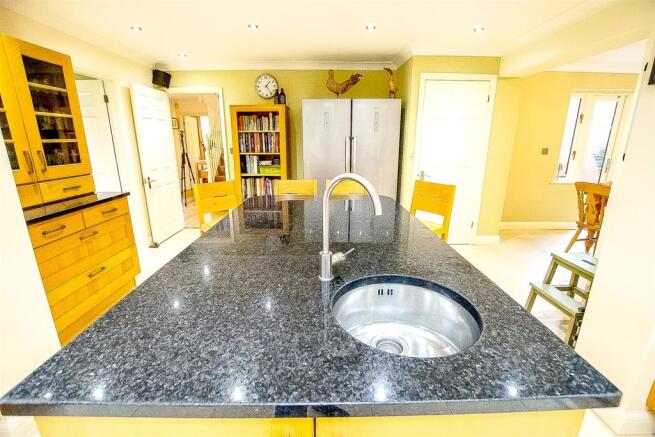 Kitchen/Breakfast