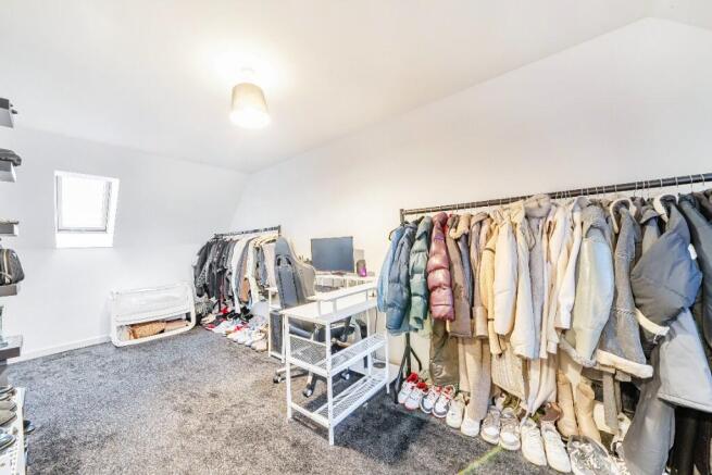 3 bed Terraced for sale Image 11
