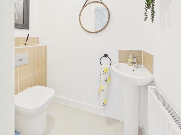 3 bed Semi-Detached for sale Image 8