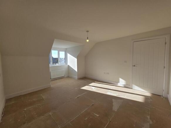 3 bed Semi-Detached Bungalow for sale Image 12