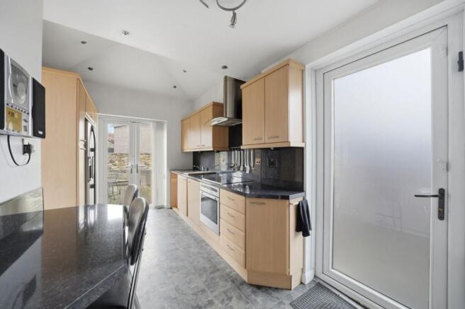 3 bed Semi-Detached for sale Image 11