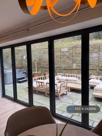 4 bed Detached to rent Image 10