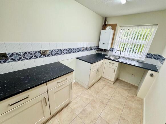 kitchen 2.jpg