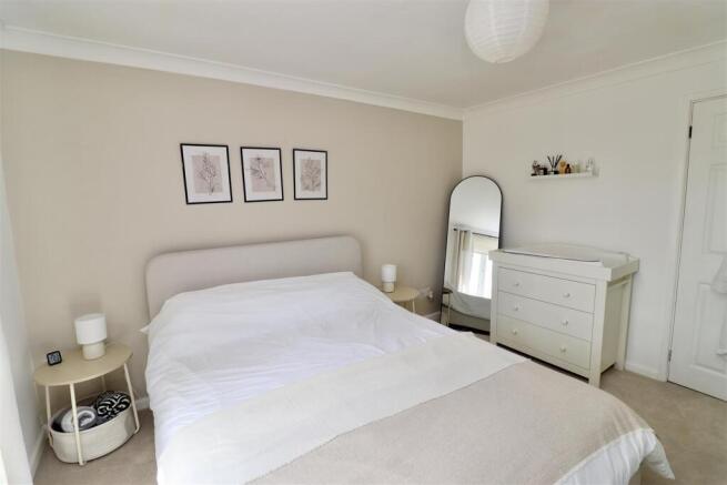 1 bed Flat for sale Image 6