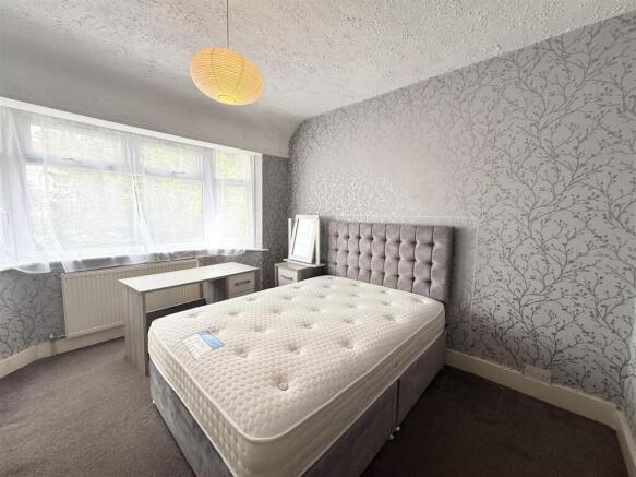 Bed 3.jpg