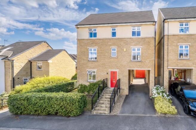 4 bed Detached for sale Image 4