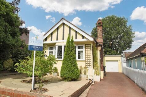 Knighton Close, Woodford Green, IG8