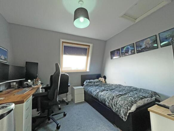 Rheola Gardens 59 - Bed 2.jpg